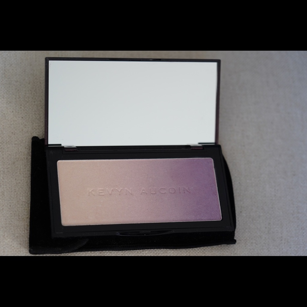 Kevyn Aucoin Highlighter